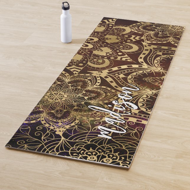 Tapis De Yoga Modern Gold Mandala Pattern Custom Name (En situation)