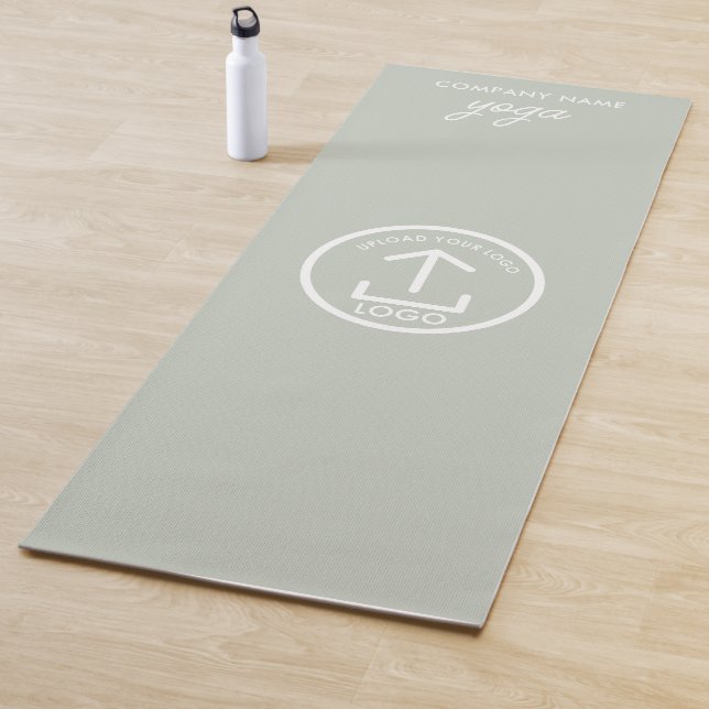 Tapis De Yoga Moderne Simple Entreprise Logo Sage Green Gym (En situation)