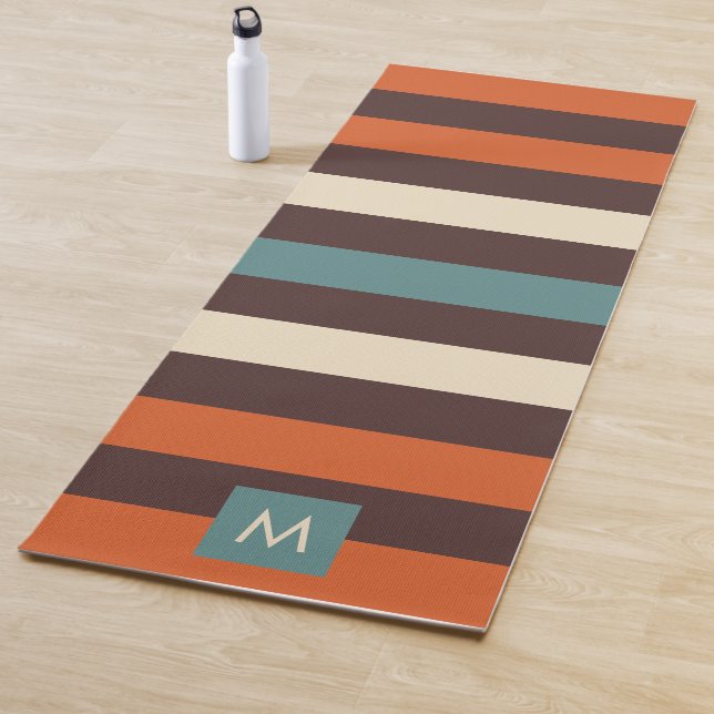 Tapis De Yoga Monogram Cool Colorful Retro Stripes  (En situation)