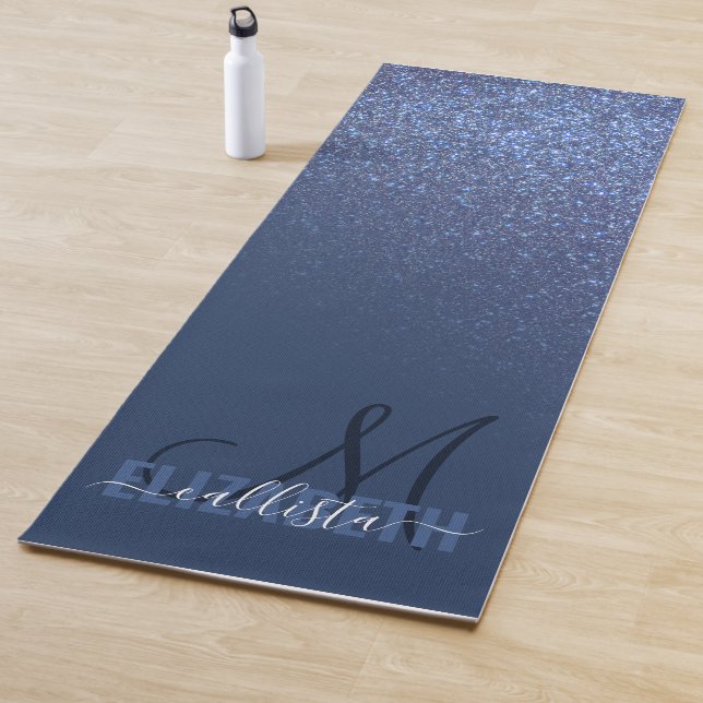 Tapis De Yoga Monogramme diagonal de Parties scintillant bleue d (En situation)