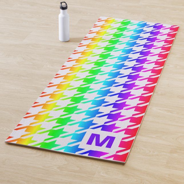 Tapis De Yoga Monogramme moderne Rainbow Ombre Houndstooth Motif (En situation)