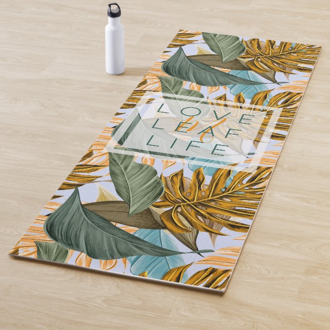 Tapis De Yoga Monogramme Motif de feuille végétale de feuillage  (En situation)