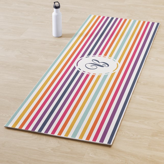 Tapis De Yoga Motif à rayures colorées (En situation)