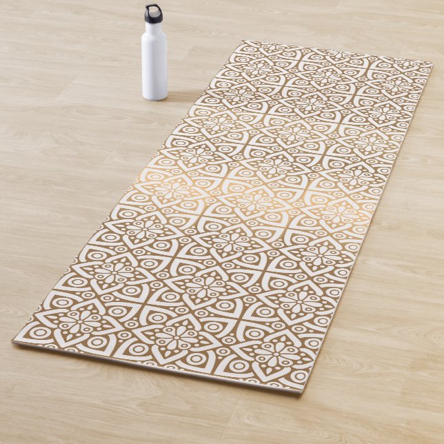 Tapis De Yoga motif arabe or (En situation)