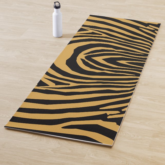 Tapis De Yoga motif STRIPE POSTER DE ANIMAL RETRO OR & NOIR des  (En situation)