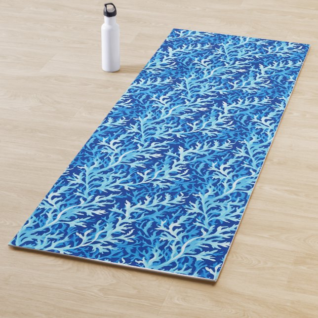 Tapis De Yoga Motif textile du littoral d'algues bleues (En situation)