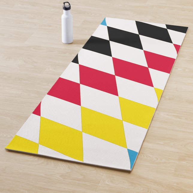 Tapis De Yoga Noir rouge jaune Bavaria Motif Drapeau Diamant (En situation)