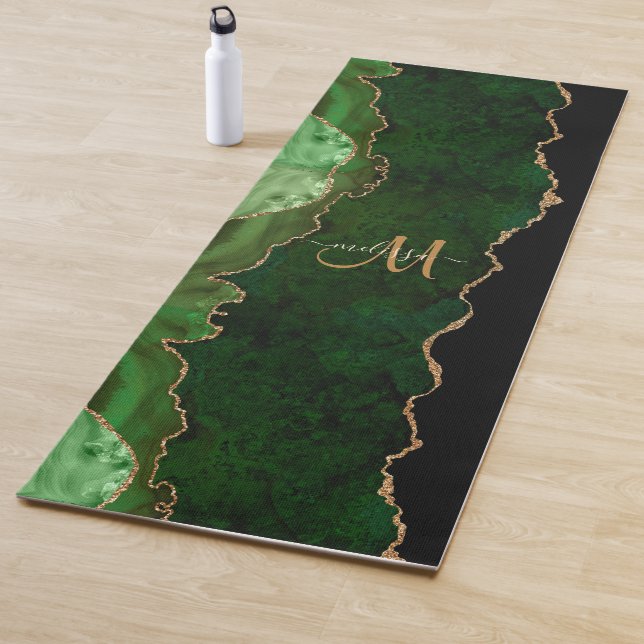 Tapis De Yoga Parties scintillant d'or vert chic Agate Monogramm (En situation)