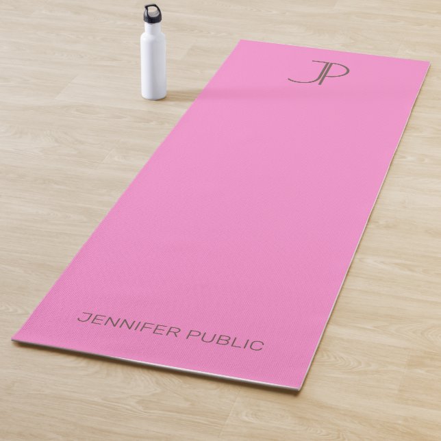 Tapis De Yoga Personnalisé Élégant rose Monogrammé tendance (En situation)