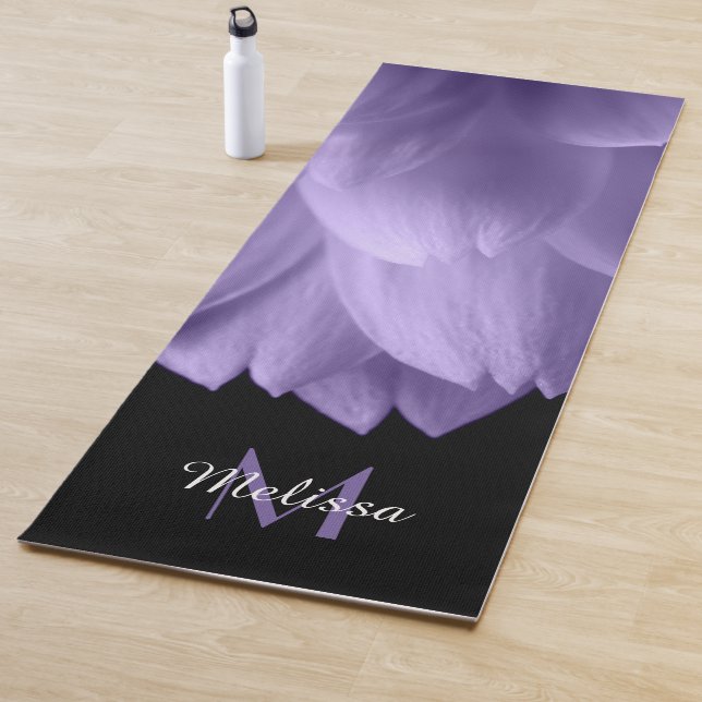 Tapis De Yoga Pétales de fleurs violets violets ultra violets no (En situation)