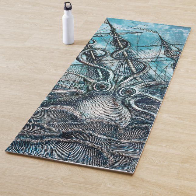 Tapis De Yoga Pieuvre géante Mer Bleue Monstre Voilier (En situation)