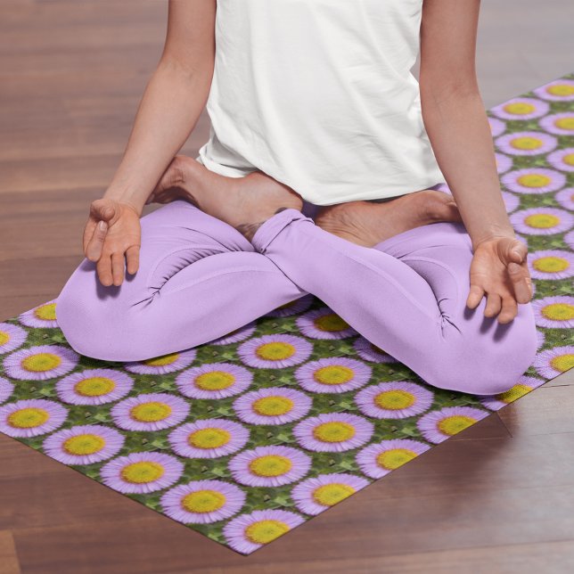 Tapis De Yoga Purple Fleabane Daisy Motif Floral (In Situ (Person on Mat))