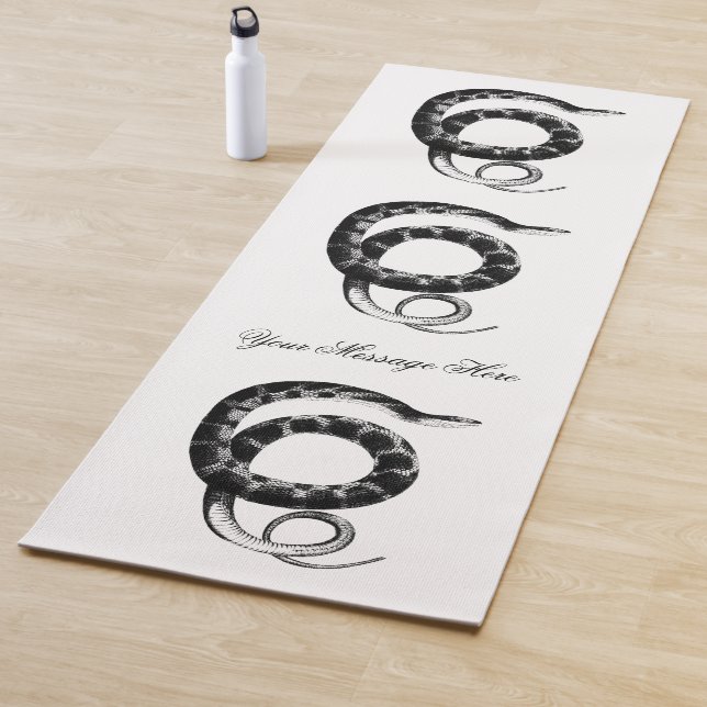 Tapis De Yoga Serpent d'eau à ventre clair noir (En situation)