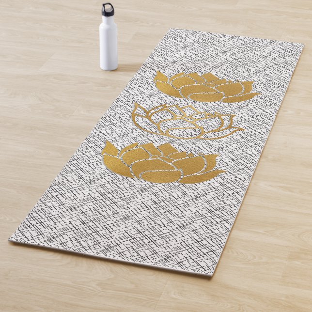 Tapis De Yoga Silhouettes de Lotus Gold sur Motif noir et blanc (En situation)
