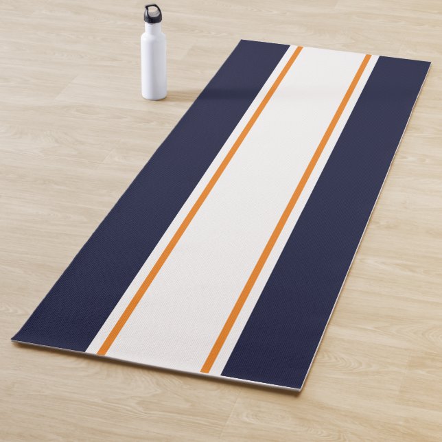 Tapis De Yoga Sporty Bold Navy Bleu Blanc Orange Racing Stripes (En situation)