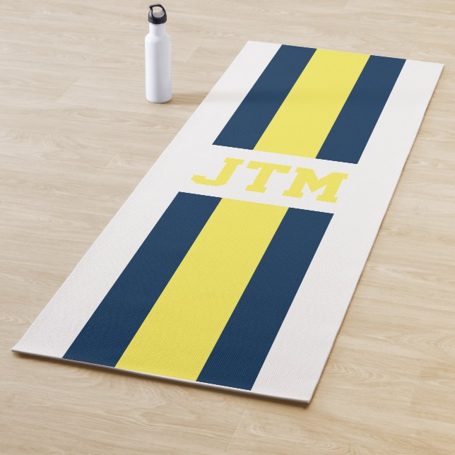 Tapis De Yoga Stripes de monogrammes de yoga de chat préppy pers (En situation)