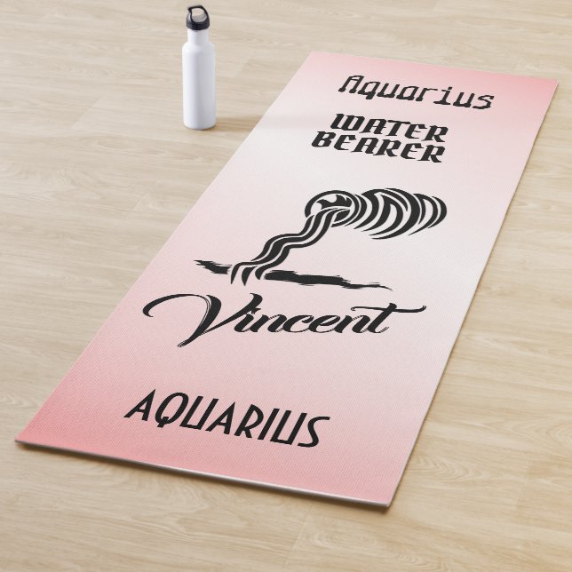 Tapis De Yoga Symbole et signe Zodiaque Aquarius rose (En situation)