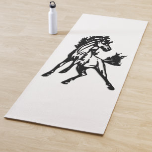 Tapis De Yoga Un cheval sautant fringant