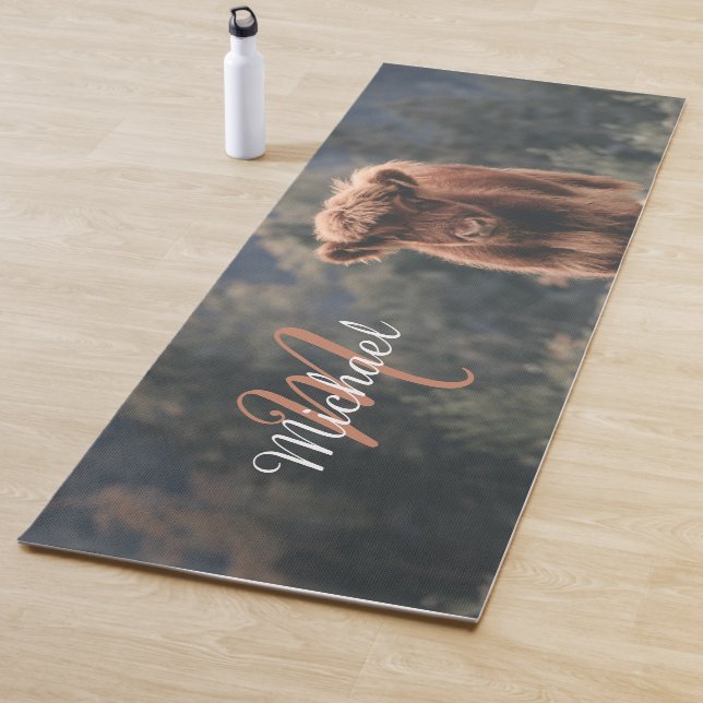 Tapis De Yoga Vache de Highland calvaire herbe d'automne monogra (En situation)