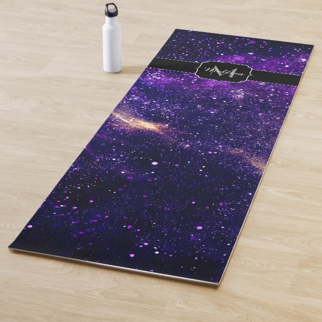 Tapis De Yoga Violet violet galaxie abstraite Monogramme personn (En situation)