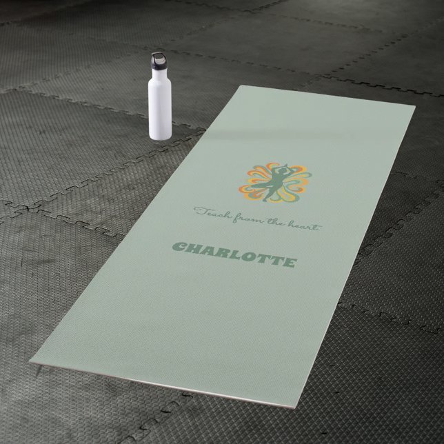 Tapis De Yoga Yoga pose swirls retro green orange name slogan (Créateur téléchargé)