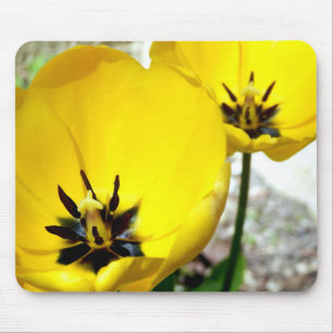 Tapis jaune de souris de tulipe