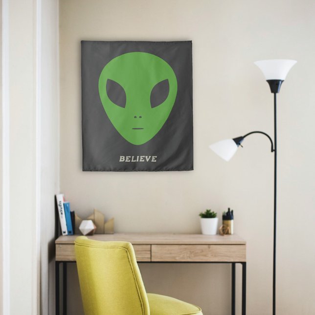 Tapisserie Alien verte (Green Alien Tapestry)
