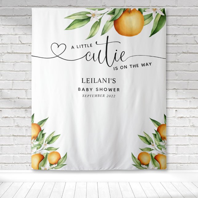 Tapisserie de salle pour une baby shower pour un b (A little cutie is on the way baby shower backdrop with watercolor oranges for photo ops.)