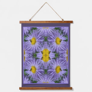 Tapisserie Suspendue Abeille Sur Fleurs Violettes Nature Abstraite