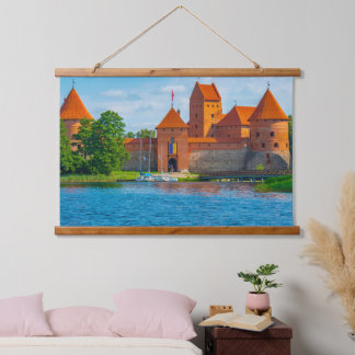 Tapisserie Suspendue Beau château médiéval sur le lac Bleu
