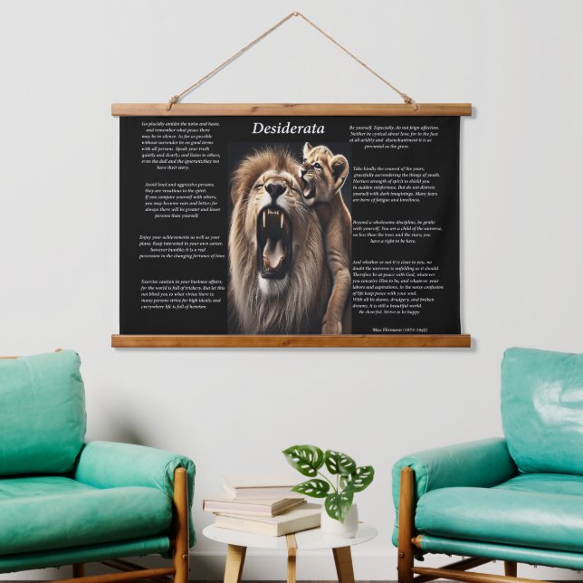Tapisserie Suspendue Bébé lion mordant le cou de son père (Salon)