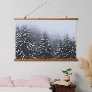 Tapisserie Suspendue Brouillard sur la forêt d'épinette couverte de nei