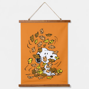 Tapisserie Suspendue cacahuètes   Snoopy Pile de Feuilles