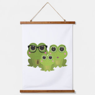 Tapisserie Suspendue Famille de Grenouilles Adorables – Papa, Maman & B
