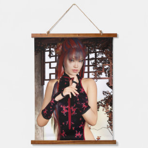 Tapisserie Suspendue Fantaisie élégante de femme en Qipao, Art numériqu