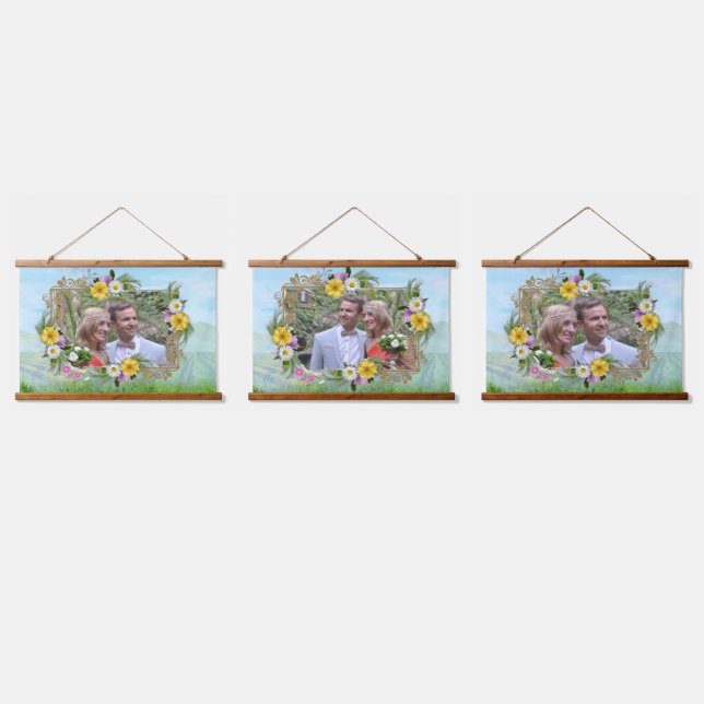 Tapisserie Suspendue Fleurs sauvages contre un ciel bleu (Tripler)