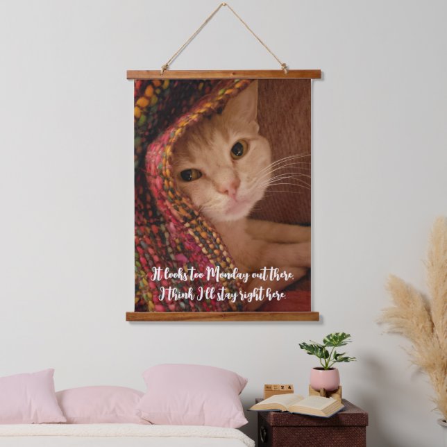 Tapisserie Suspendue Il semble trop lundi, mignon chaton sous couvertur (Chambre à coucher)