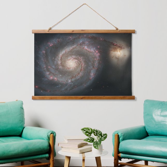 Tapisserie Suspendue Le Whirlpool Galaxy M51 & Companion dans l'espace (Salon)