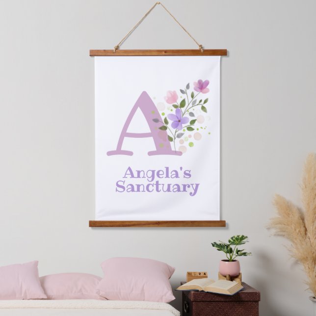 Tapisserie Suspendue Lettre A plus Prénom avec un design floral (Chambre à coucher)