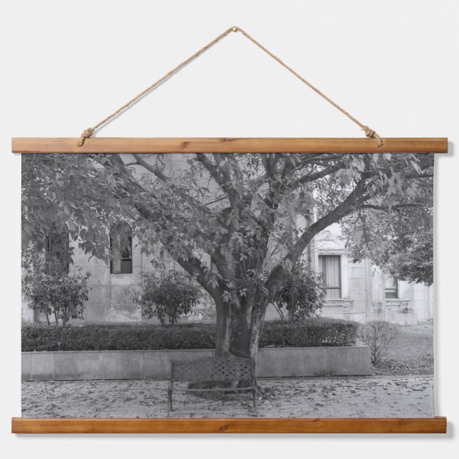 Tapisserie Suspendue Li Garden Series: Echoes Beneath the Tree (Devant)