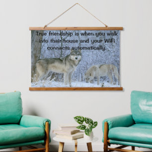 Tapisserie Suspendue loups dans un champ couvert de neige