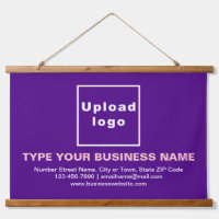 Marque d'entreprise sur le rectangle violet