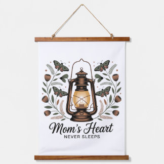 Tapisserie Suspendue Mom’s Heart Never Sleeps