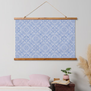 Tapisserie Suspendue Motif de dentelle ajourée grise et bleue vintage