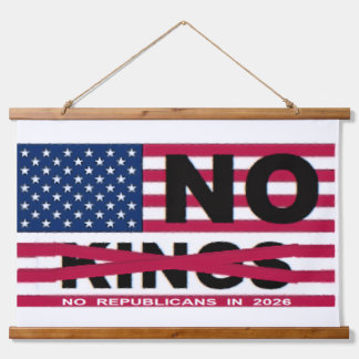 Tapisserie Suspendue "NO kings" Wood Topped Wall Tapestry
