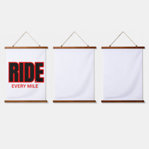 Tapisserie Suspendue Ride Every Mile – Typographie d'aventure moto 