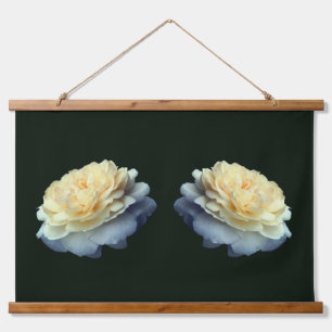 Tapisserie Suspendue Rose jaune pâle en fleurs jumelles