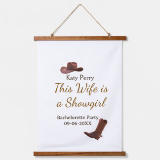 Tapisserie Suspendue This Wife is a showgirl bachelorette party name da