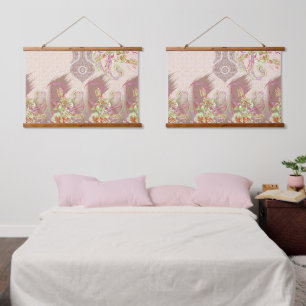 Tapisserie Suspendue un design de vase rouge avec des fleurs dessus