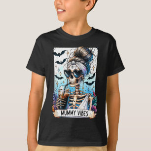 Tarot Card Mummy Vibes Spooky Season Skeleton Mom  T-Shirt